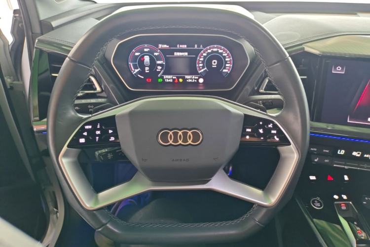 Used Audi Q4 e-tron 2024 40 e-tron Boundary Edition Steering Wheel