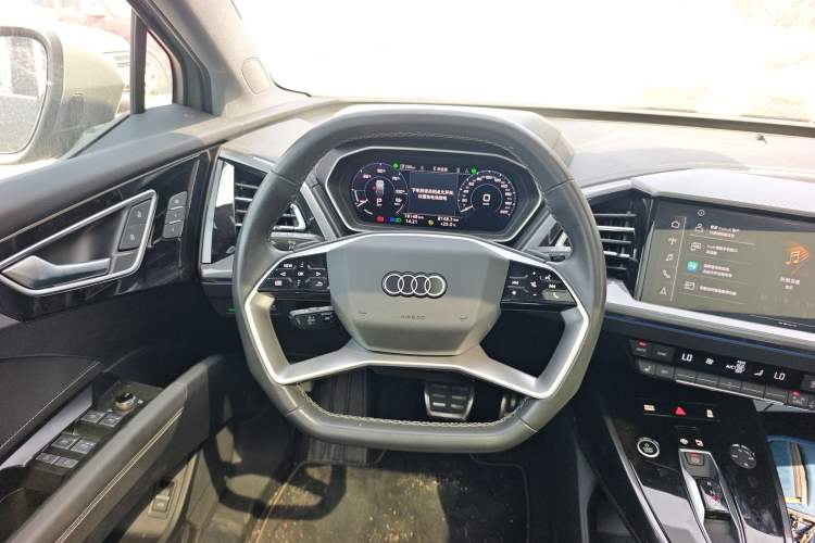 Used Audi Q4 e-tron 2024 40 e-tron Boundary Edition Steering Wheel