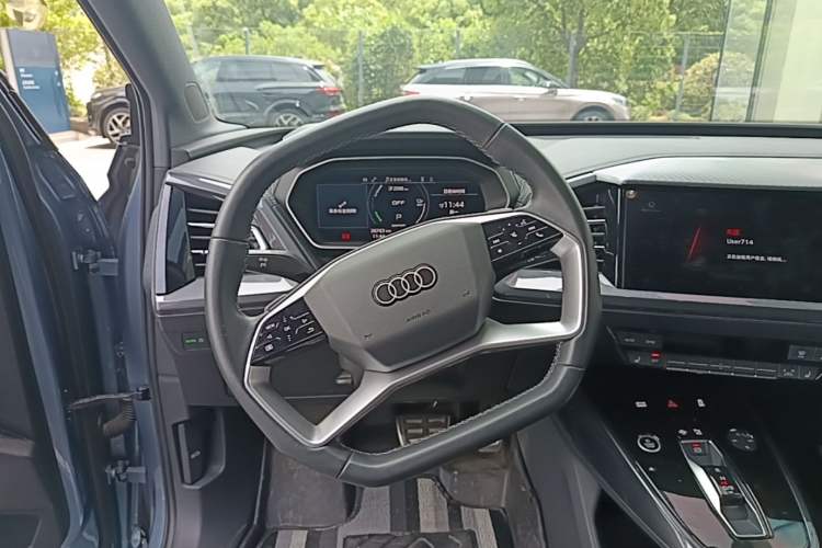 Used Audi Q4 e-tron 2024 40 e-tron Boundary Edition Steering Wheel