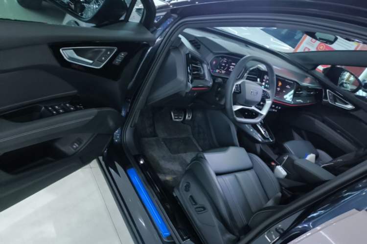 Used Audi Q4 e-tron 2024 40 e-tron Boundary Edition Driver Seat