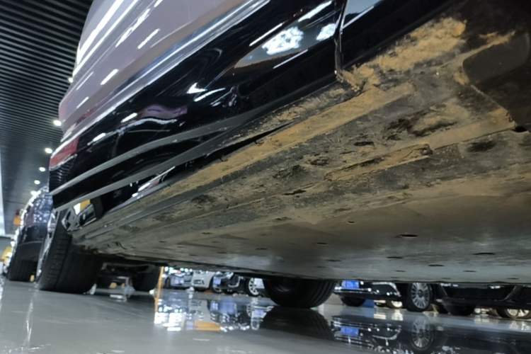 Used Audi Q4 e-tron 2024 40 e-tron Boundary Edition Right Side Sill