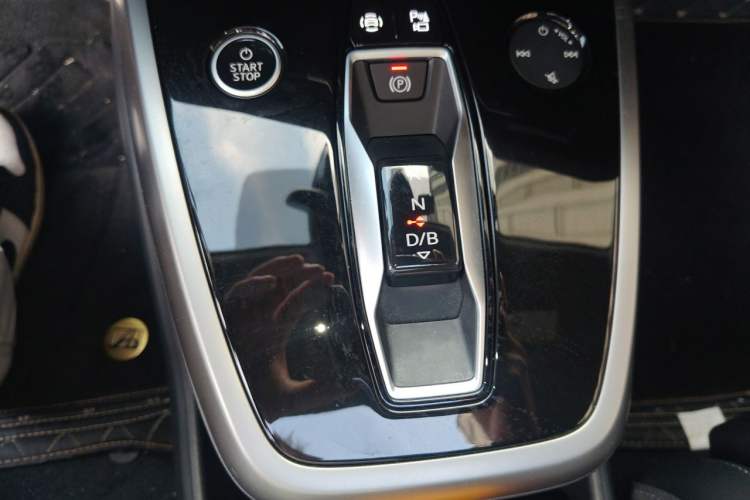 Used Audi Q4 e-tron 2024 40 e-tron Adventure Edition Gear Lever