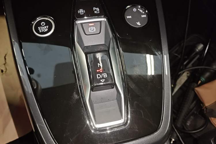 Used Audi Q4 e-tron 2024 40 e-tron Boundary Edition Gear Lever