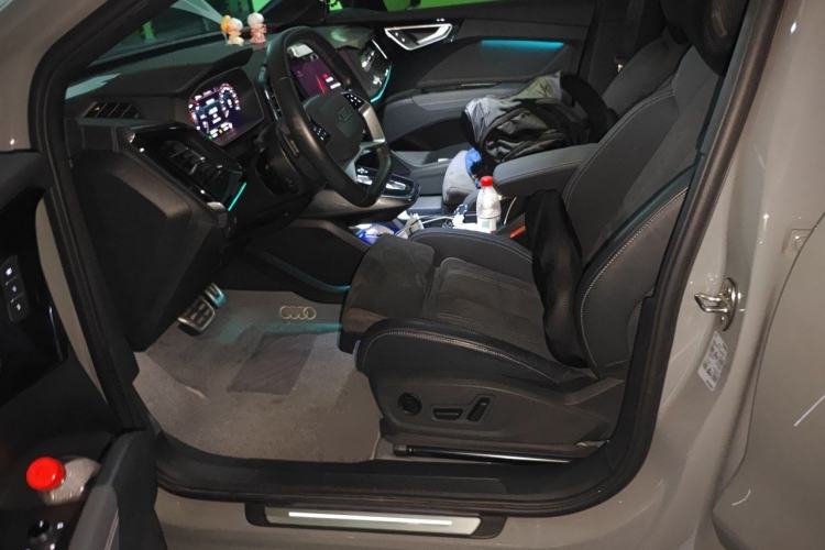 Used Audi Q4 e-tron 2024 40 e-tron Boundary Edition in Midnight Blue Left Front Seat