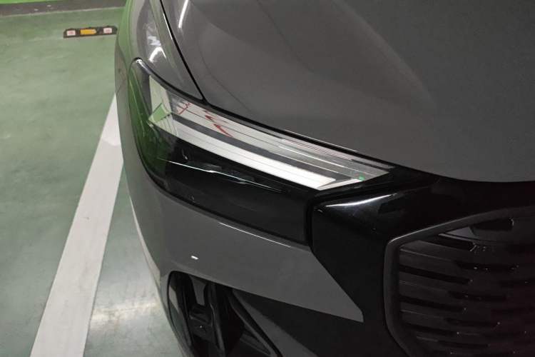 Used Audi Q4 e-tron 2024 40 e-tron Boundary Edition in Midnight Blue Right Front Headlight