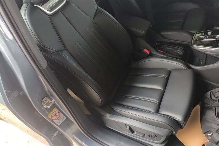 Used Audi Q4 e-tron 2024 40 e-tron Boundary Edition Right Front Seat
