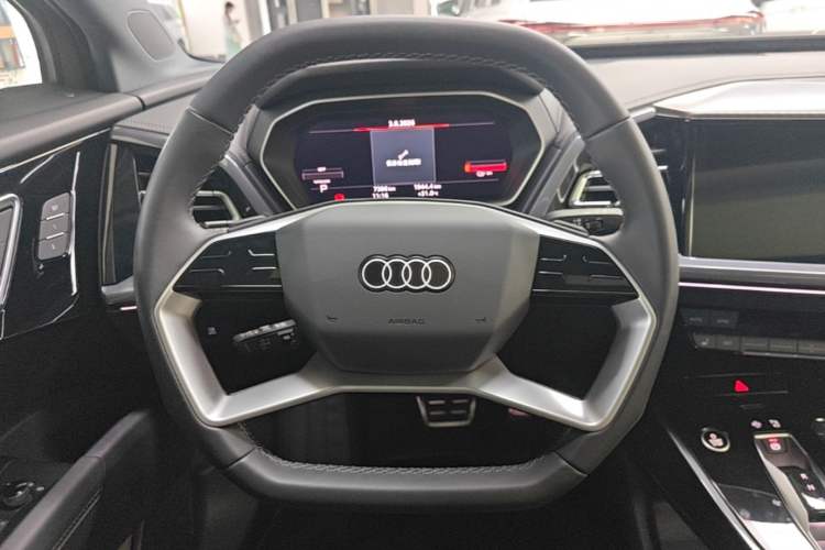 Used Audi Q4 e-tron 2024 40 e-tron Boundary Edition Steering Wheel