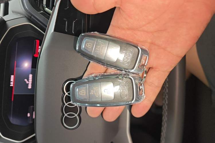 Used Audi Q4 e-tron 2024 40 e-tron Boundary Edition Vehicle Key