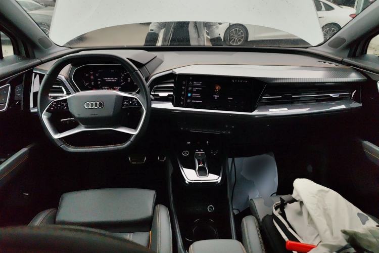 Used Audi Q4 e-tron 2024 40 e-tron Boundary Edition Center Console