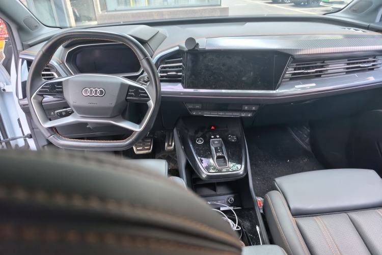 Used Audi Q4 e-tron 2024 40 e-tron Boundary Edition Center Console