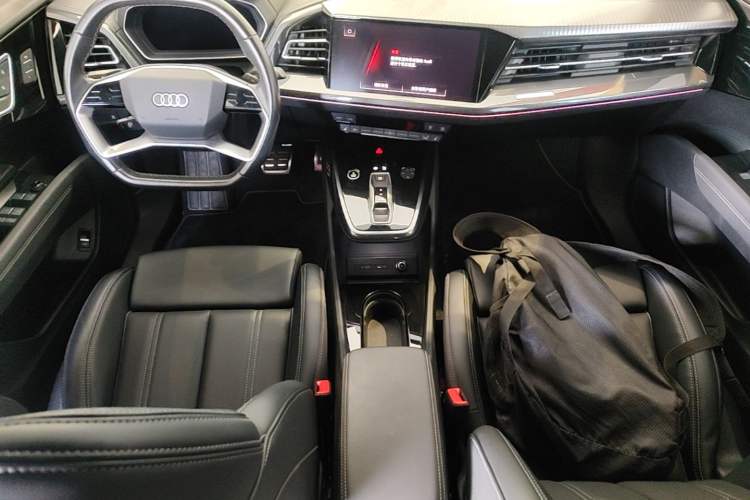 Used Audi Q4 e-tron 2024 50 e-tron quattro Creation Edition Midnight Center Console
