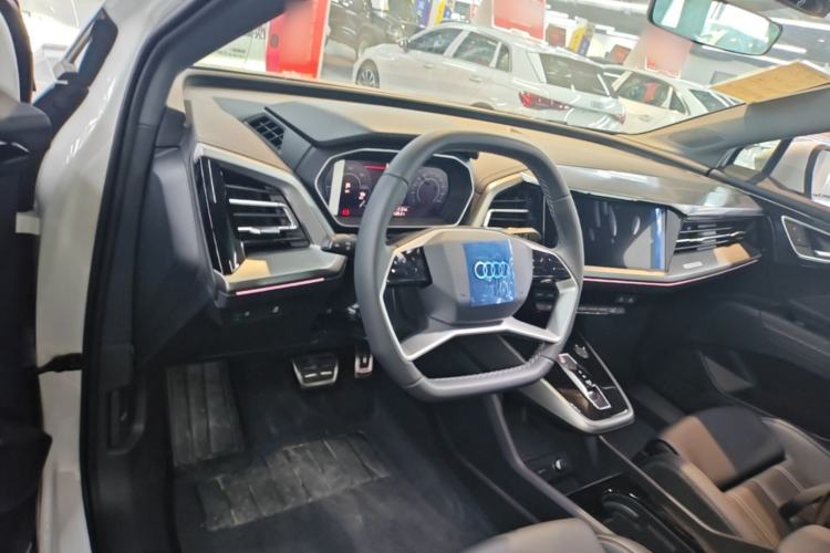 Used Audi Q4 e-tron 2024 40 e-tron Adventure Edition Center Console