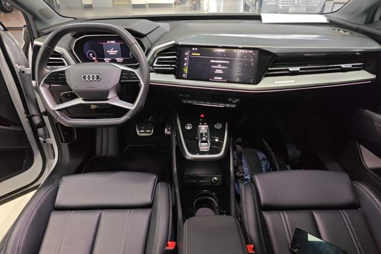 Used Audi Q4 e-tron 2024 40 e-tron Adventure Edition Center Console