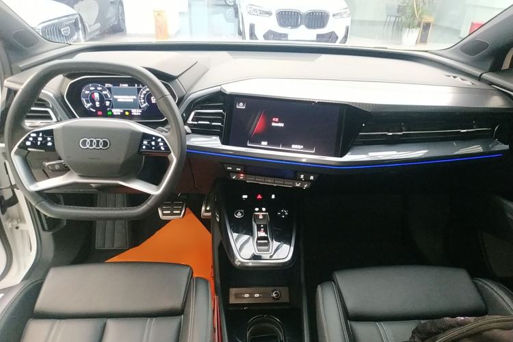 Used Audi Q4 e-tron 2024 50 e-tron quattro Creation Edition Midnight Center Console