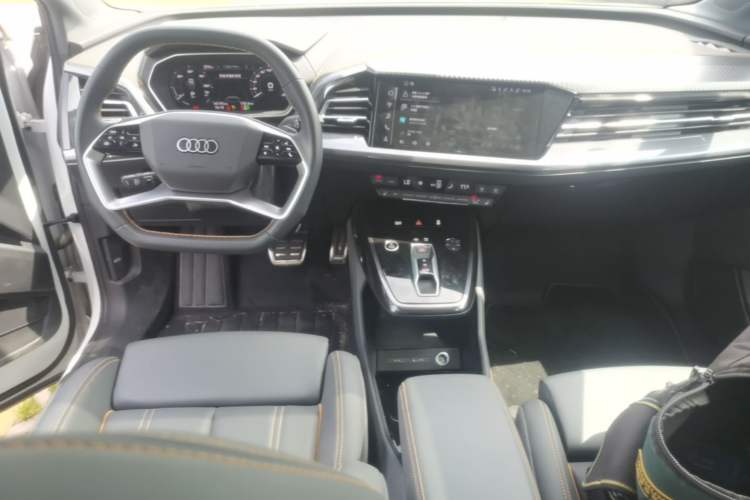 Used Audi Q4 e-tron 2024 40 e-tron Boundary Edition Center Console