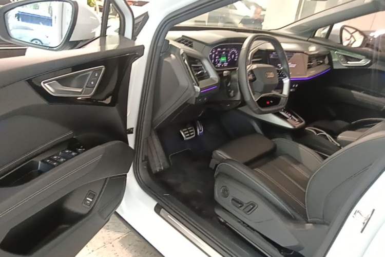 Used Audi Q4 e-tron 2024 40 e-tron Adventure Edition Driver Seat