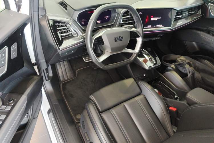 Used Audi Q4 e-tron 2024 50 e-tron quattro Creation Edition Midnight Driver Seat