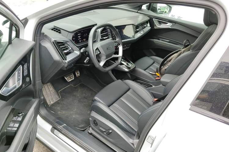 Used Audi Q4 e-tron 2024 50 e-tron quattro Creation Edition Midnight Driver Seat