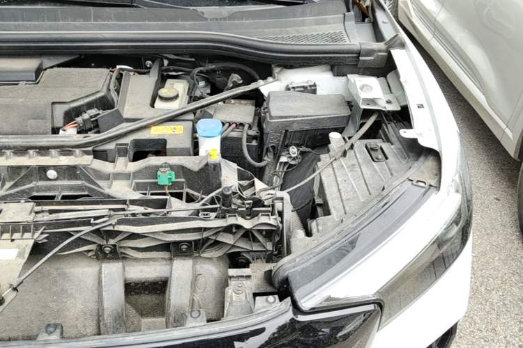 Used Audi Q4 e-tron 2024 50 e-tron quattro Creation Edition Midnight Engine Bay Left