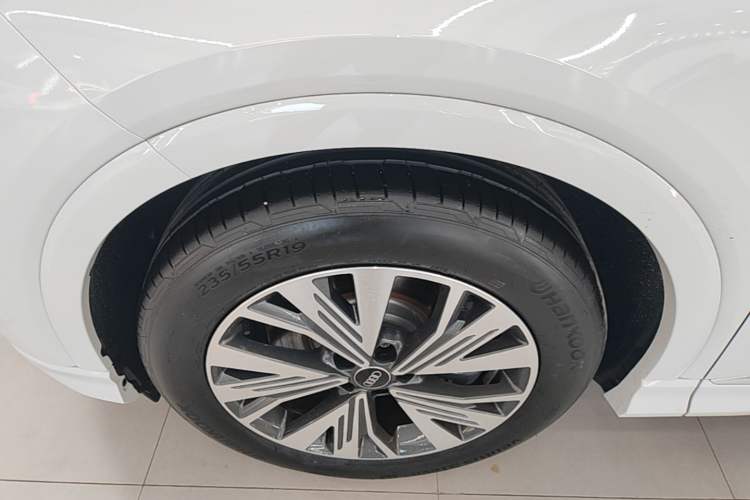 Used Audi Q4 e-tron 2024 40 e-tron Adventure Edition Exterior 4