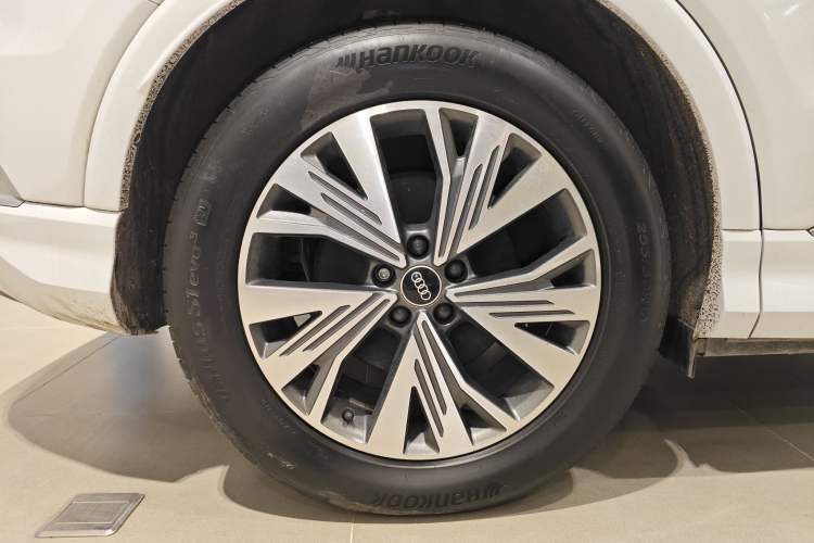 Used Audi Q4 e-tron 2024 40 e-tron Adventure Edition Exterior 5