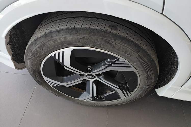 Used Audi Q4 e-tron 2024 40 e-tron Boundary Edition Exterior 5