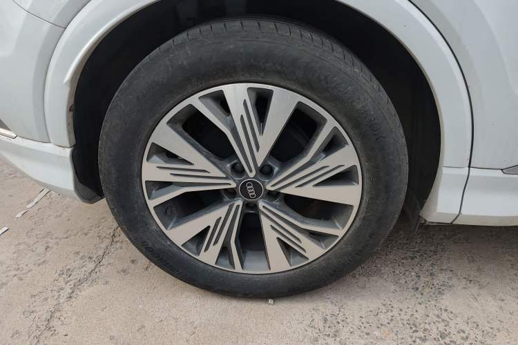 Used Audi Q4 e-tron 2024 40 e-tron Adventure Edition Exterior 5