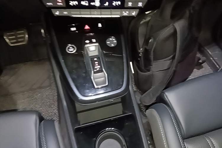 Used Audi Q4 e-tron 2024 40 e-tron Boundary Edition Gear Lever