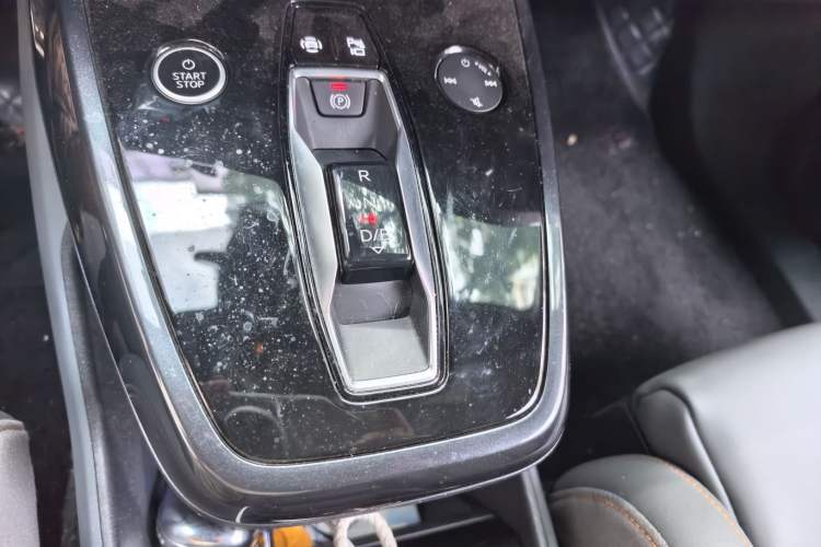 Used Audi Q4 e-tron 2024 40 e-tron Boundary Edition Gear Lever
