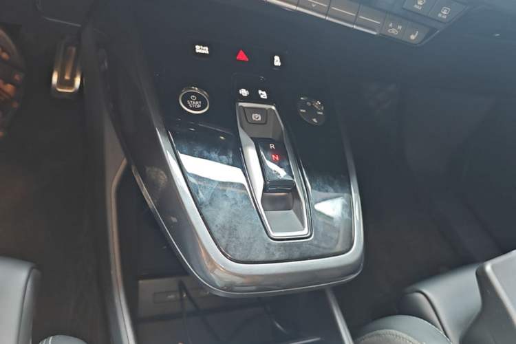 Used Audi Q4 e-tron 2024 40 e-tron Boundary Edition Gear Lever