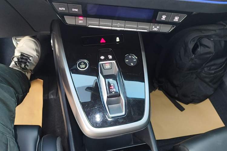 Used Audi Q4 e-tron 2024 40 e-tron Adventure Edition Gear Lever
