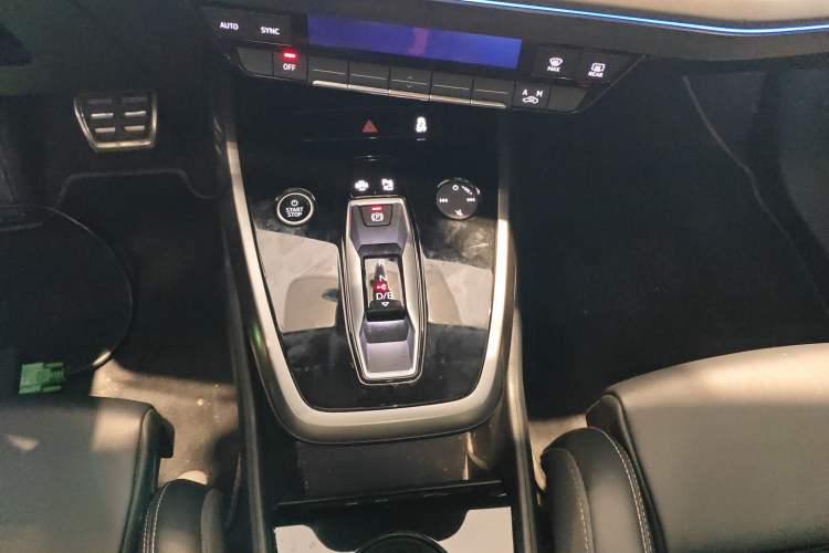 Used Audi Q4 e-tron 2024 40 e-tron Adventure Edition Gear Lever