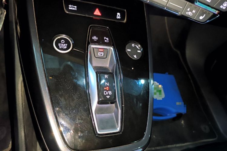 Used Audi Q4 e-tron 2024 40 e-tron Boundary Edition Gear Lever