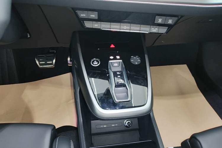 Used Audi Q4 e-tron 2024 40 e-tron Adventure Edition Gear Lever