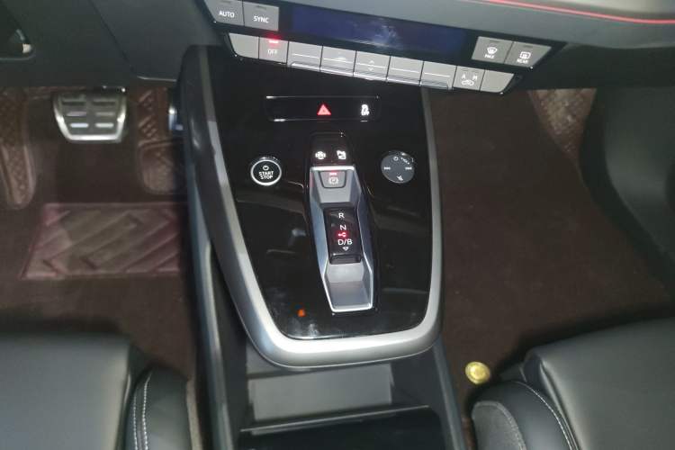 Used Audi Q4 e-tron 2024 40 e-tron Adventure Edition Gear Lever