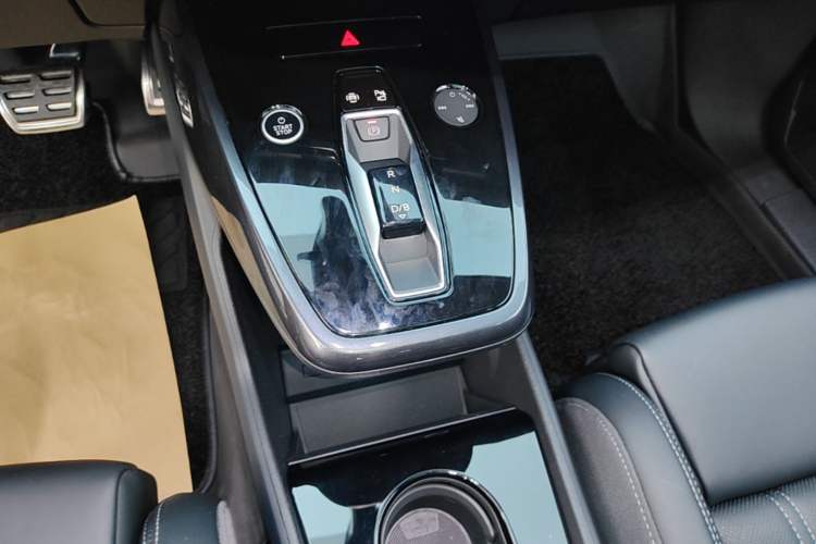 Used Audi Q4 e-tron 2024 50 e-tron quattro Creation Edition Midnight Gear Lever