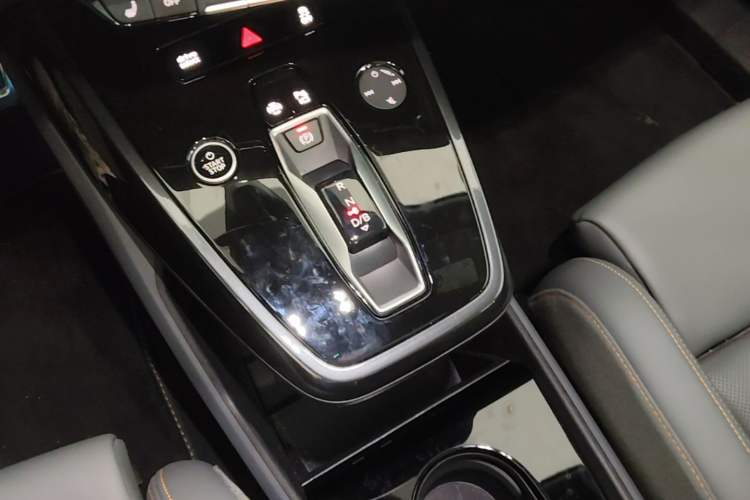 Used Audi Q4 e-tron 2024 40 e-tron Boundary Edition Gear Lever