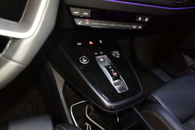 Used Audi Q4 e-tron 2024 40 e-tron Boundary Edition Gear Lever