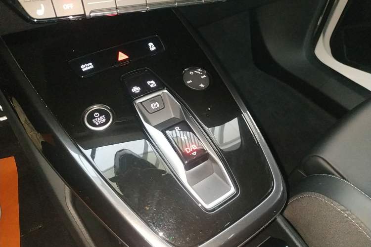 Used Audi Q4 e-tron 2024 50 e-tron quattro Creation Edition Midnight Gear Lever
