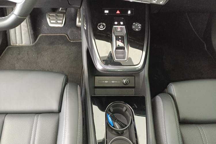 Used Audi Q4 e-tron 2024 50 e-tron quattro Creation Edition Midnight Gear Lever