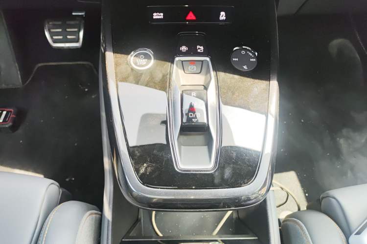 Used Audi Q4 e-tron 2024 40 e-tron Boundary Edition Gear Lever
