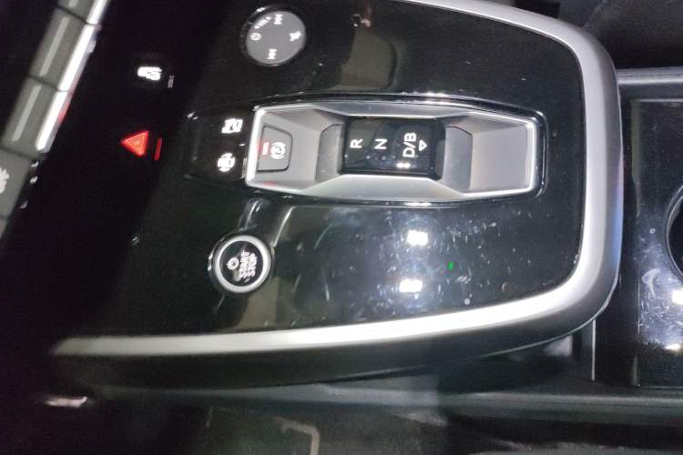 Used Audi Q4 e-tron 2024 40 e-tron Adventure Edition Gear Lever