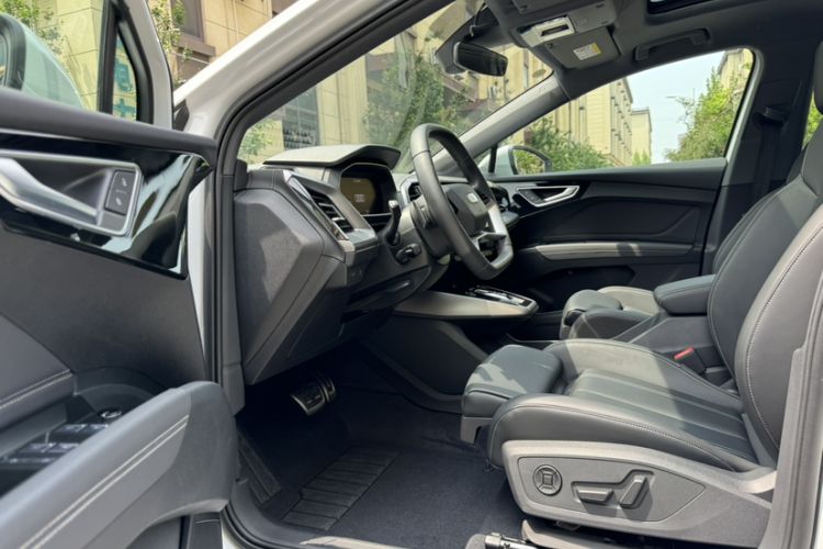 Used Audi Q4 e-tron 2024 40 e-tron Adventure Edition Interior 10