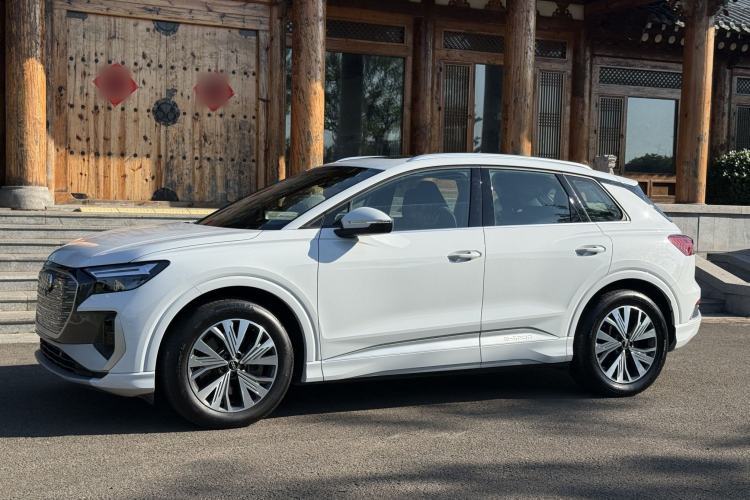 Used Audi Q4 e-tron 2024 40 e-tron Adventure Edition Guazi used car, China used car export, Used car for sale, Used cars, Cheapest cars for sale