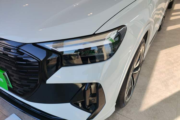 Used Audi Q4 e-tron 2024 40 e-tron Adventure Edition Left Front Headlight