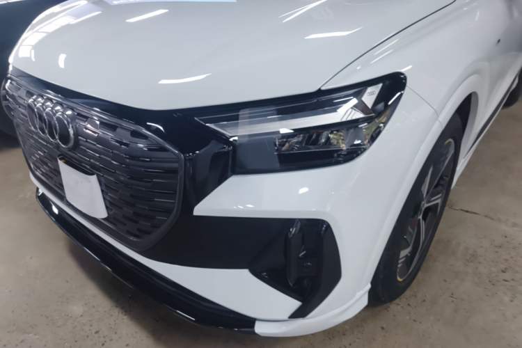 Used Audi Q4 e-tron 2024 40 e-tron Champion Edition Left Front Headlight