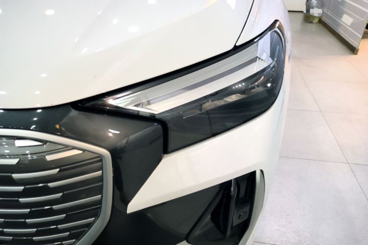 Used Audi Q4 e-tron 2024 40 e-tron Boundary Edition Left Front Headlight