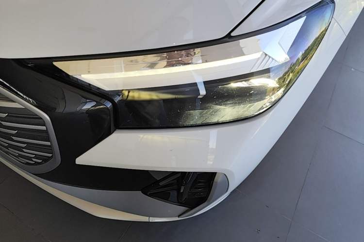 Used Audi Q4 e-tron 2024 40 e-tron Boundary Edition Left Front Headlight