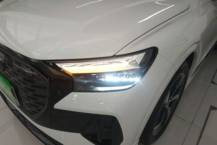Used Audi Q4 e-tron 2024 50 e-tron quattro Creation Edition Midnight Left Front Headlight