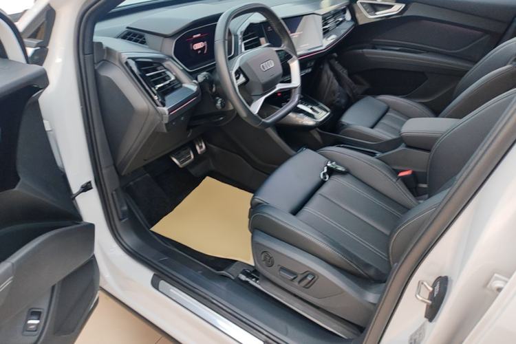 Used Audi Q4 e-tron 2024 50 e-tron quattro Creation Edition Midnight Left Front Seat